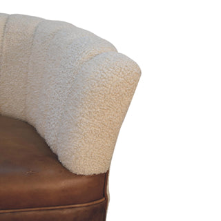 Bouclé-Sessel aus Büffelleder